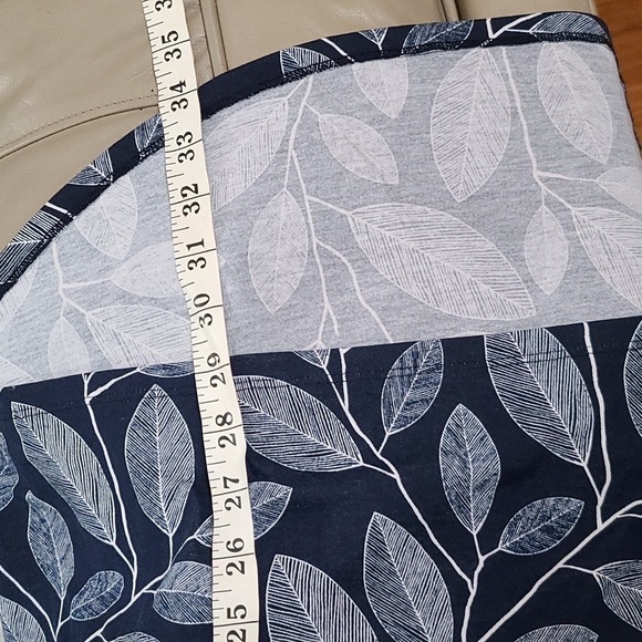LuLaRoe Simply Comfortable Woms Shirt Tunic Navy W/ White Leaves High Low Hem 2X - Picture 7 of 7